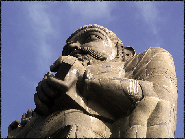 Thiruvalluvar Statue