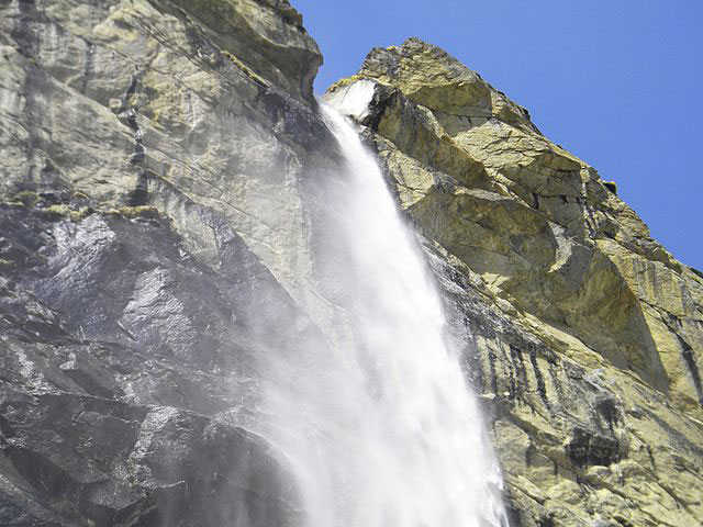 Vasundhara Falls